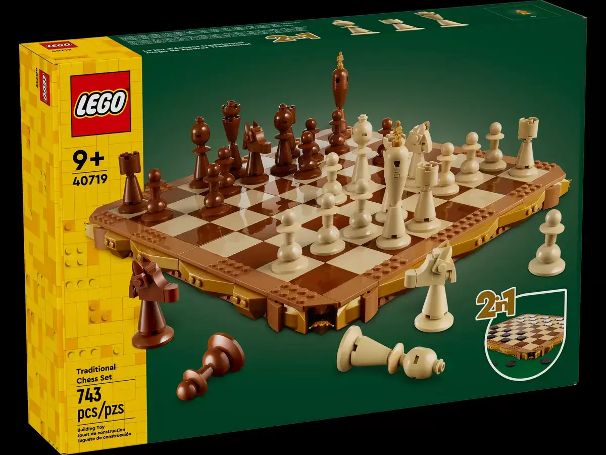 Traditional Chess Set - LEGO